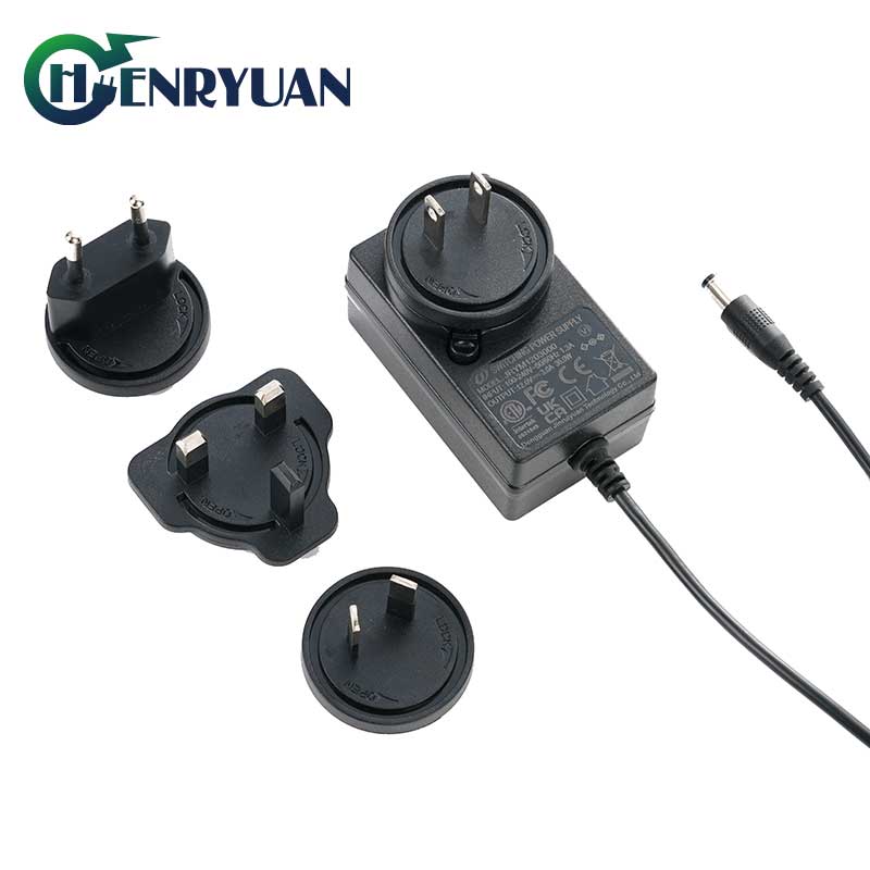 UNIVERSAL 12.6V 1.5A CHARGER